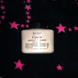 Ben Nye Cameo Powder NWT